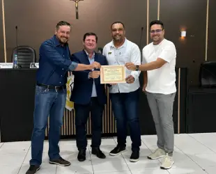 Representantes da Fundação Rio Verde recebem Moções de Aplausos da Câmara Municipal