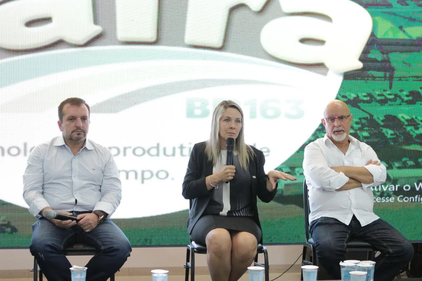 Acrismat liga alerta na suinocultura durante Show Safra