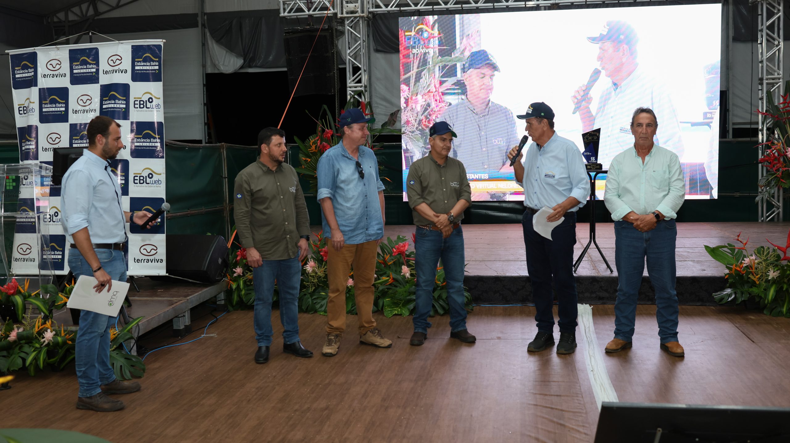 Show Safra Pecuária realiza Leilão de Gado Nelore