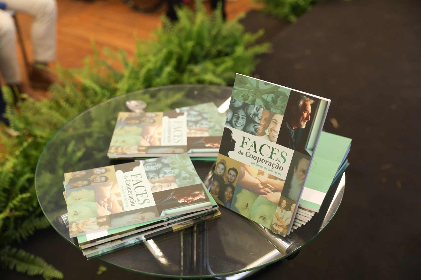 Lançamento do livro “Faces da Cooperação” integra programação do Show Safra Educação