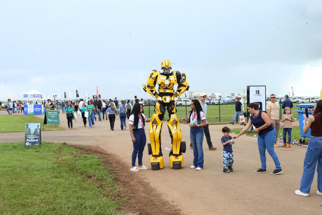 Entre máquinas, robôs e IA, Show Safra Mato Grosso traduz o agro do futuro